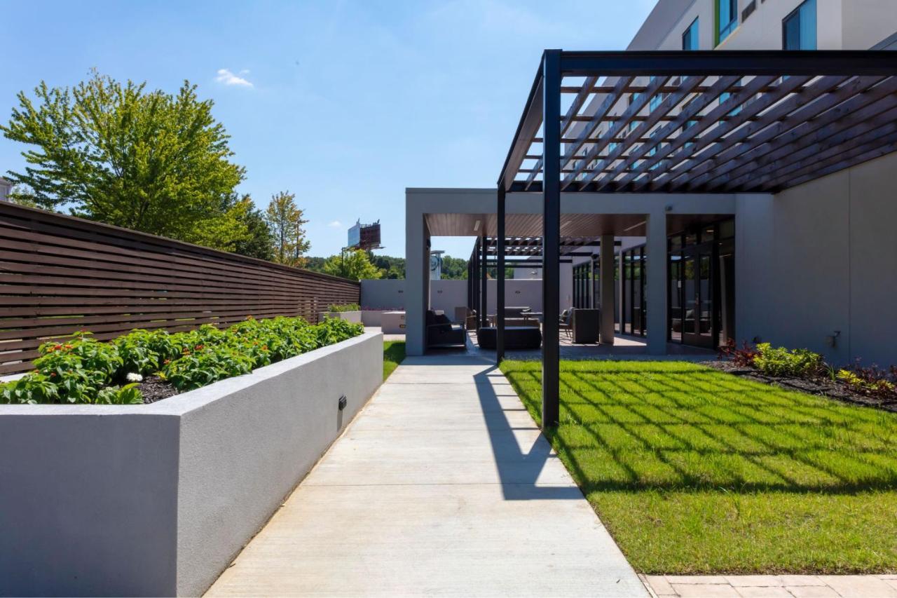 Courtyard By Marriott Memphis East Galleria Hotel Exterior photo